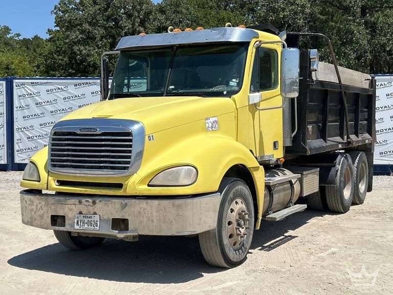 2007 Freightliner Columbia 120 T/A Dump Truck