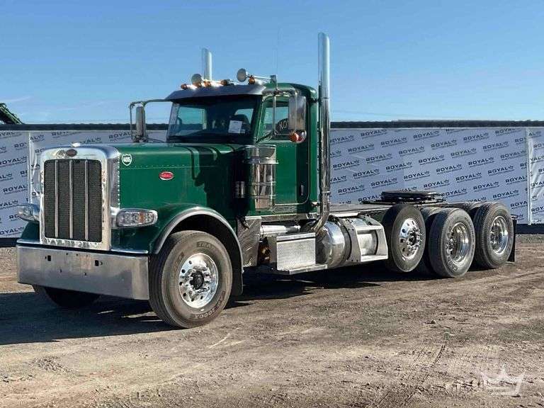 2017 Peterbilt 389 Wet Kit Tri-Axle Day Cab Truck Tractor
