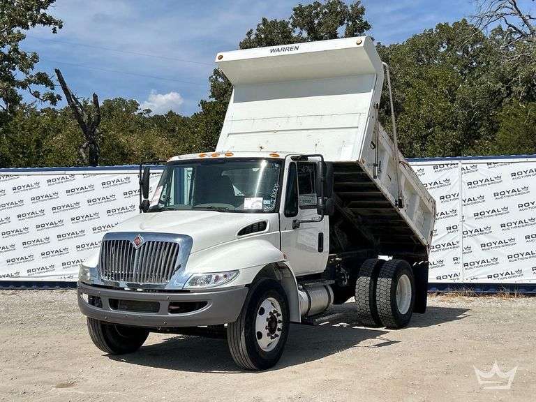 2015 International DuraStar 4300 Warren U10 5-6yd. S/A Dump Truck