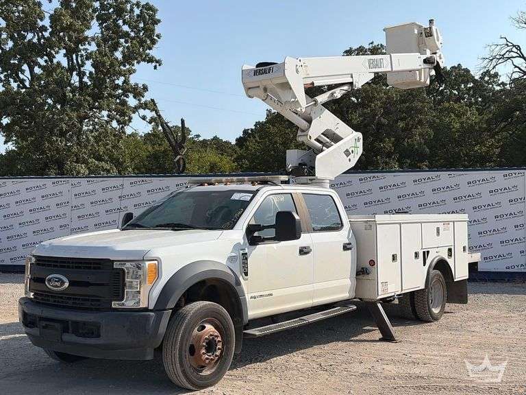 2017 Ford F-550 Crew Cab Versalift VST 40I 40ft. Material Handling Bucket Truck