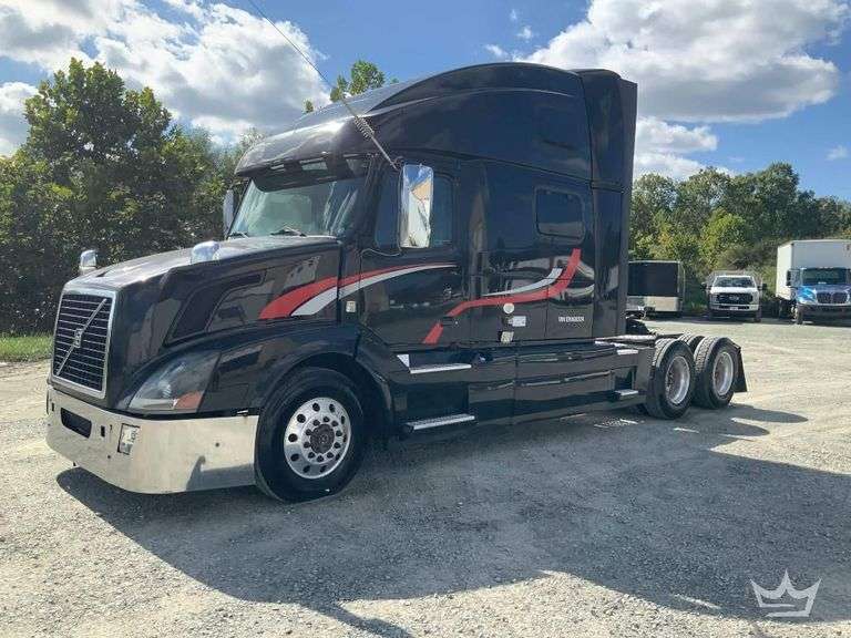 2014 Volvo VNL780 T/A Sleeper Cab Truck Tractor