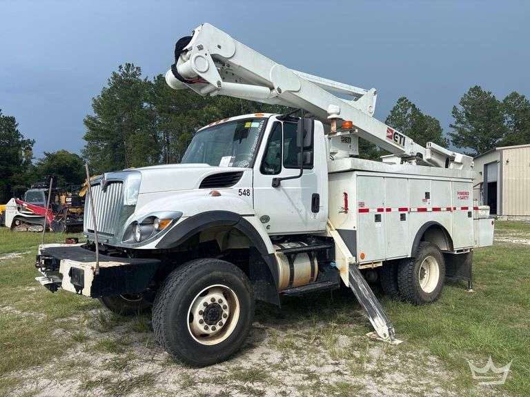 2019 International WorkStar 7300 4x4 ETI 45ft. Material Handling Insulated Bucket Truck
