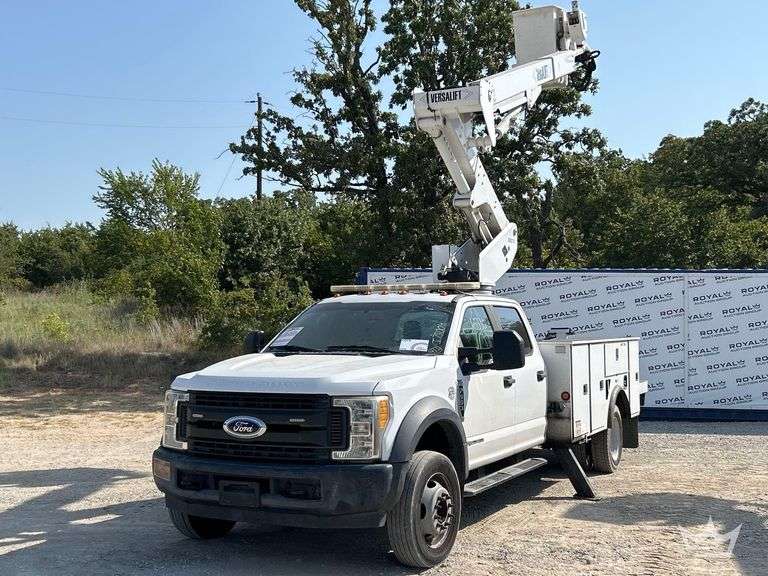 2017 Ford F-550 Crew Cab Versalift VST 40I 40ft. Material Handling Bucket Truck
