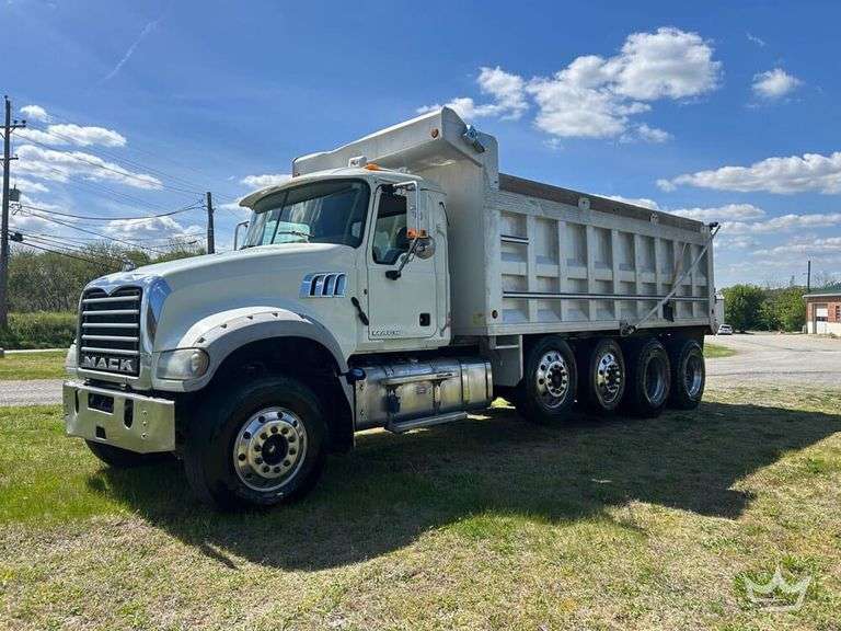 2014 Mack Granite GU713 Quad Axle Dump Truck