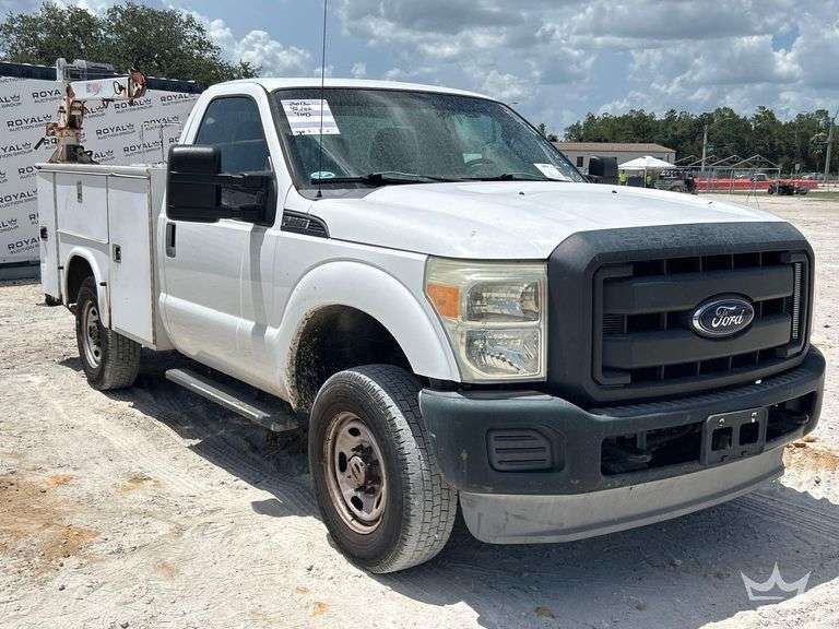2013 Ford F-250 4x4 Stellar EC2000 2,000lb. Crane Service Truck with Liftgate
