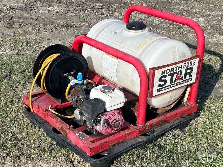 2014 North Star Portable Pressure Washer w/ Water Tank