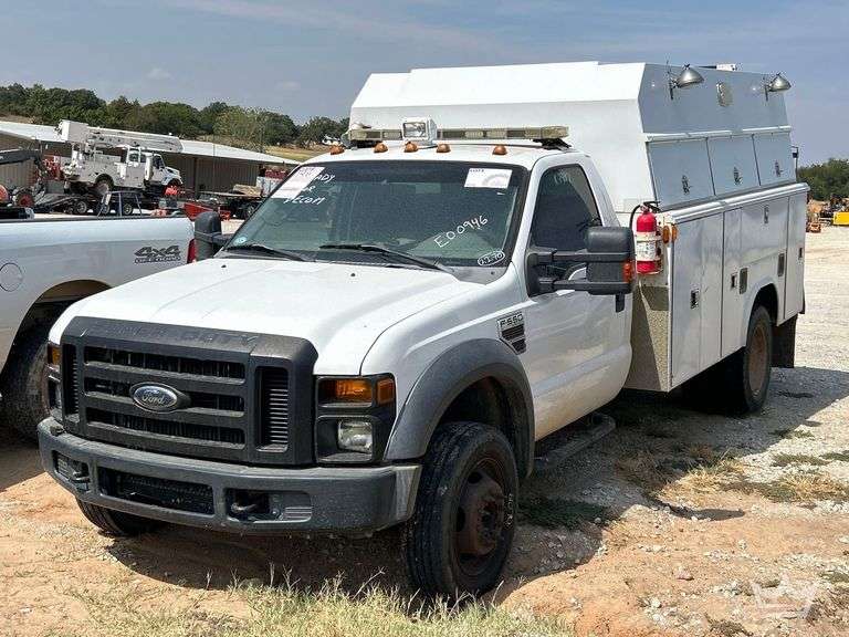 2009 Ford F-550 Truck Enclosed Service Truck