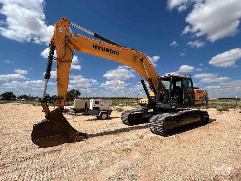 2017 Hyundai HX300L Hydraulic Excavator