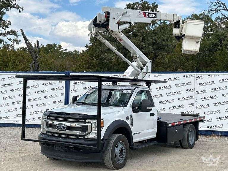 2022 Ford F-550 4x4 Terex LT40 40ft. Bucket Flatbed Truck