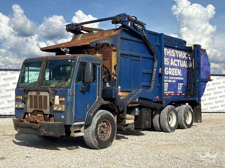 2016 Perterbilt 320 Front Loader Garbage Truck