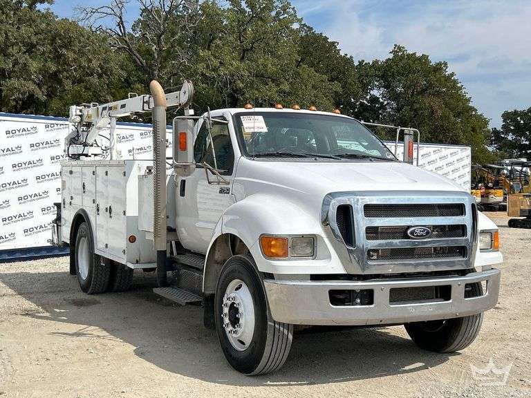 2015 Ford F-750 Stahl 6000LRX 6,000lb. Crane Mechanics Truck