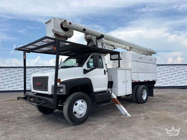 2008 GMC C7500 Altec LRV55 55ft Forestry Chipper Bucket Truck