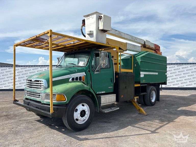 2002 Sterling M7500 Acterra Lift-All LA04C51 51ft Insulated Forestry Chipper Bucket Truck