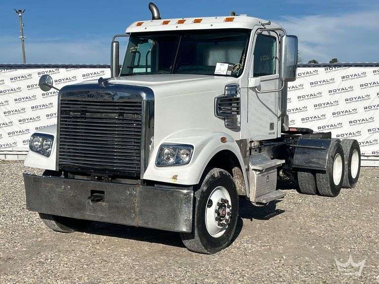 T/A Day Cab Truck Tractor