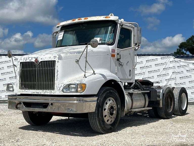 2006 International 9200i T/A Day Cab Truck Tractor