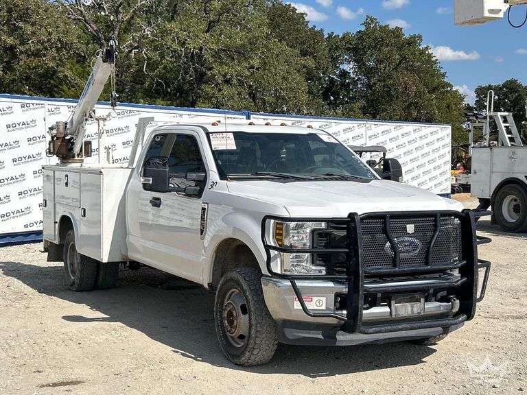2019 Ford F-350 4x4 Auto Crane EHC3 3,200lb. Crane Service Truck