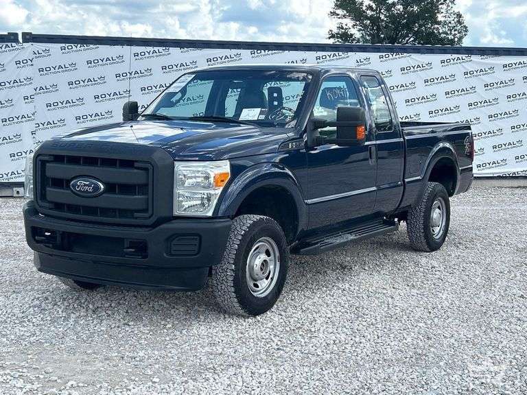 2015 Ford F-250 Super Duty 4x4 Ext. Cab Pickup Truck