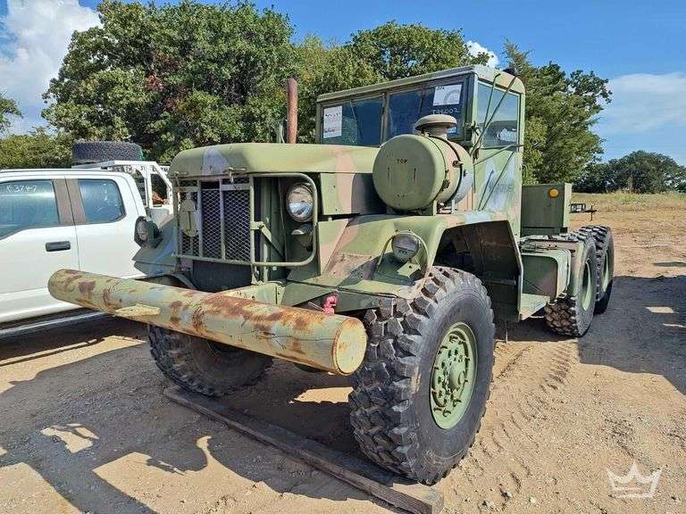 M818 T/A Military Day Cab Truck Tractor