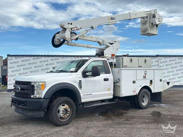 2017 Ford F-550 4x4 Altec AT40G 40ft. Insulated Bucket Truck