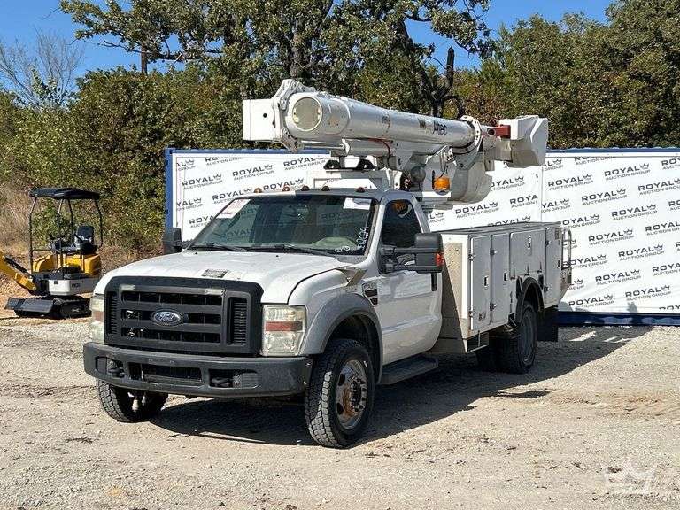 2009 Ford F-550 4x4 Altec L37MR 37ft. Material Handling Bucket Truck