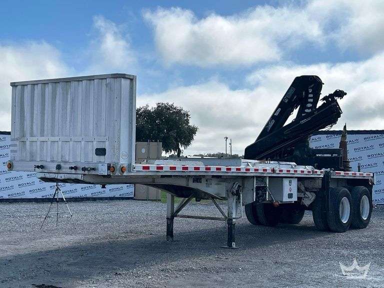 2003 Clark Trailers 48ft. T/A Flatbed Trailer w/ 2011 HIAB 166B-2CLX 7.5 Ton Rolling Loader Crane