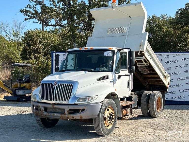 2014 International DuraStar 4300 S/A Mason Dump Truck