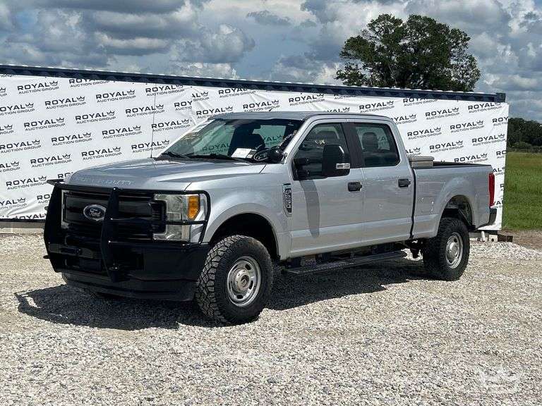 2017 Ford F-250 4x4 Crew Cab Pickup Truck