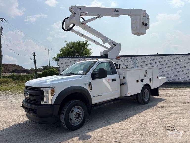 2019 Ford F-550 4x4 Altec AT40G 40ft. Insulated Bucket Truck