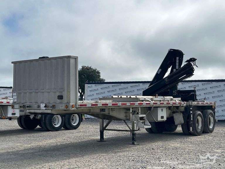 2005 Clark Trailers 48ft. T/A Flatbed Trailer w/ 2011 HIAB 166B-2CLX 7.5 Ton Rolling Loader Crane