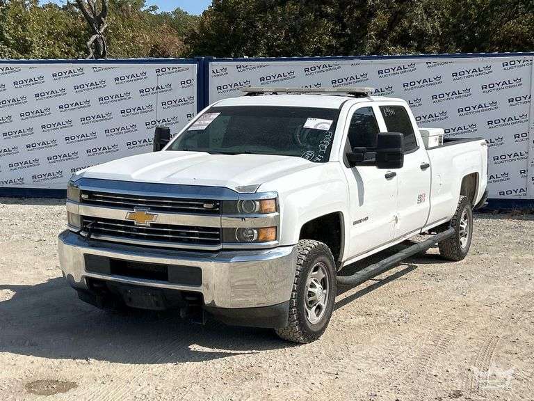 2015 Chevrolet Silverado 2500 4x4 Crew Cab Pickup Truck