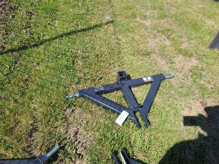 Wolverine 3pt Trailer Hitch Adapter - Rogers Community Auction Inc.