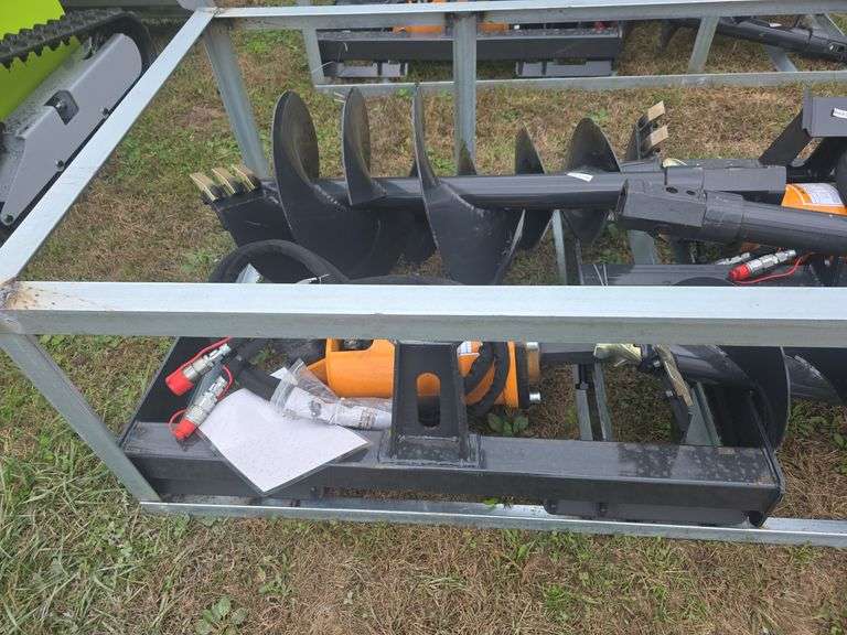 Wolverine Skid Loader Auger w/ 12" & 18" Bits