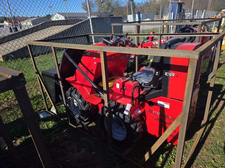CFG SDA-140W Seated Mini Skid Loader w/ Canopy