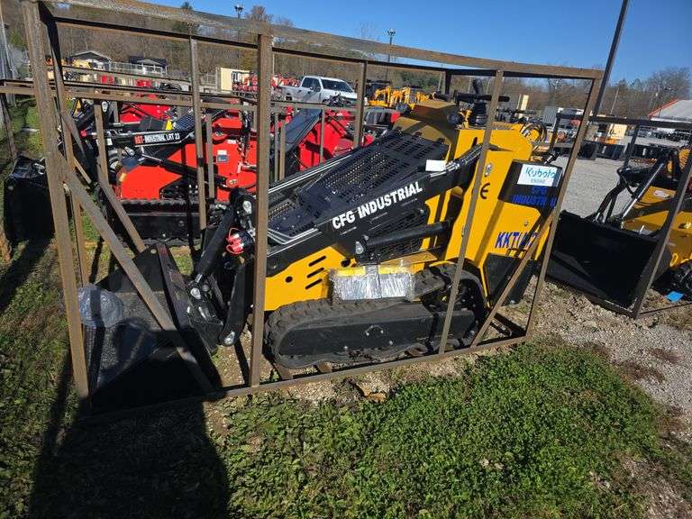 CFG KKTA27 Diesel Mini Skid Loader w/ Kubota Diesel & Tracks