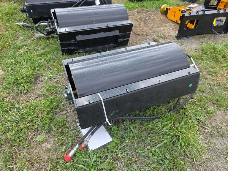 Future Mini Skid Loader 39" Vibratory Roller