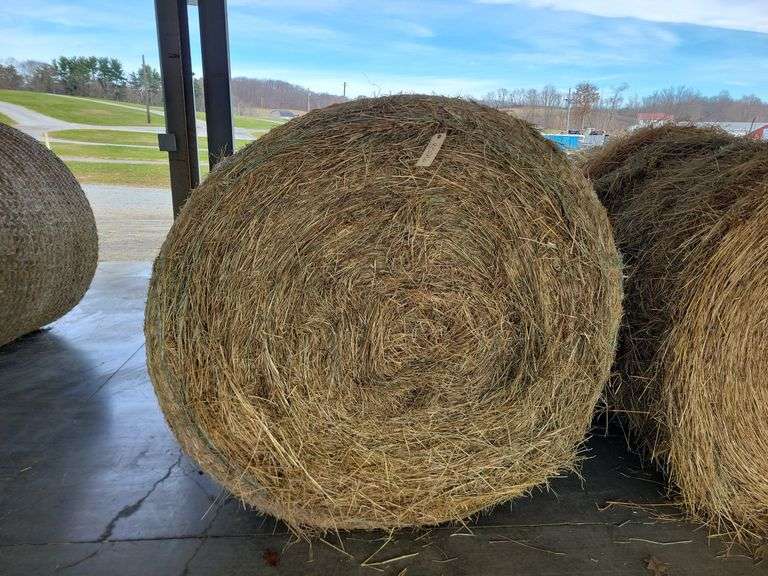 2 Round Bales 1st Grass (4x5)