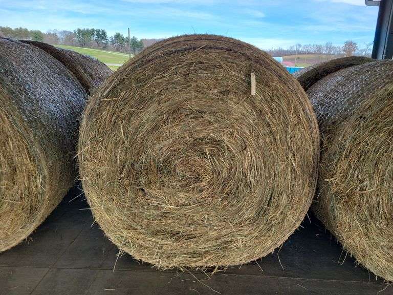 2 Round Bales 1st Grass (4x5)