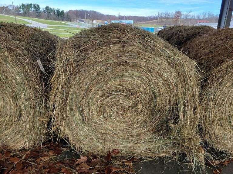 2 Round Bales 1st Grass (4x5)