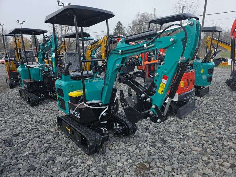 CFG MH12RX Mini Excavator w/ Pilot Controls & Thumb