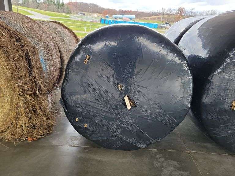 1 Round Bales 1st Grass Dry Wrapped (4x4)