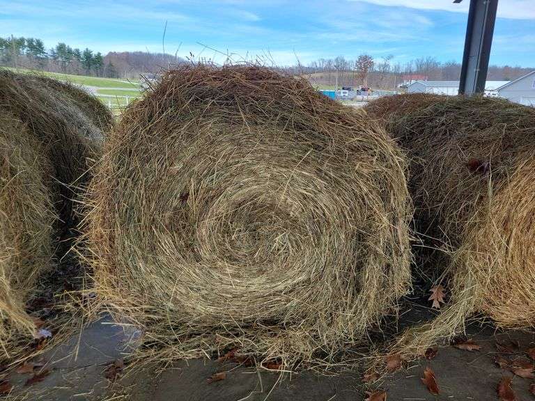 2 Round Bales 1st Grass (4x5)