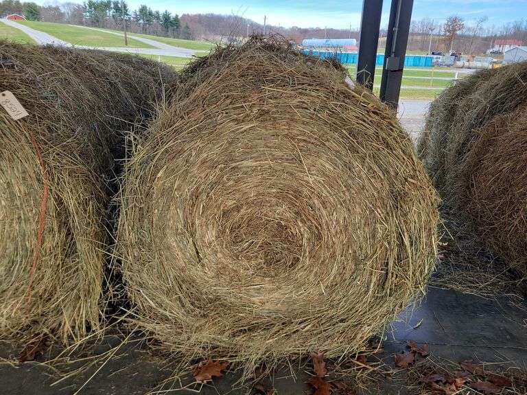 2 Round Bales 1st Grass (4x5)