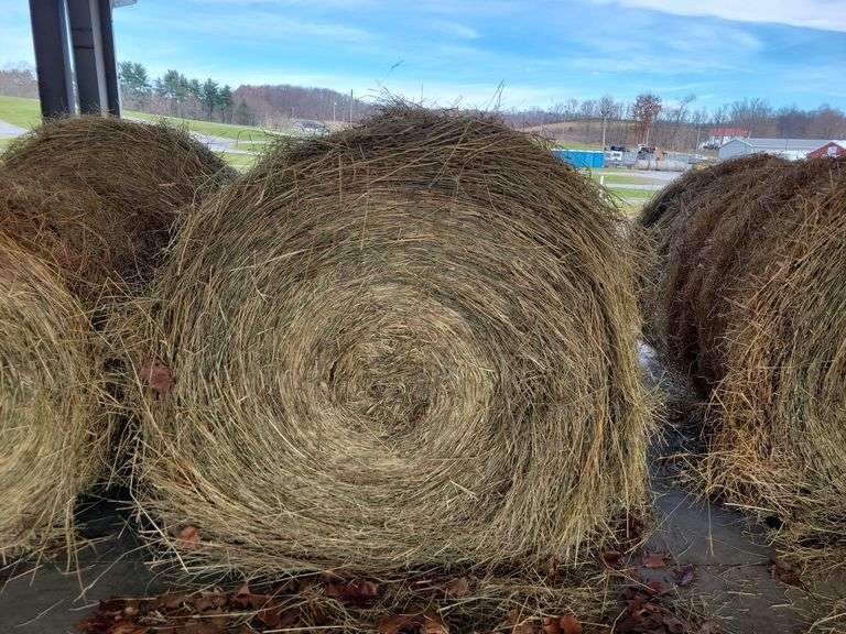 2 Round Bales 1st Grass (4x5)