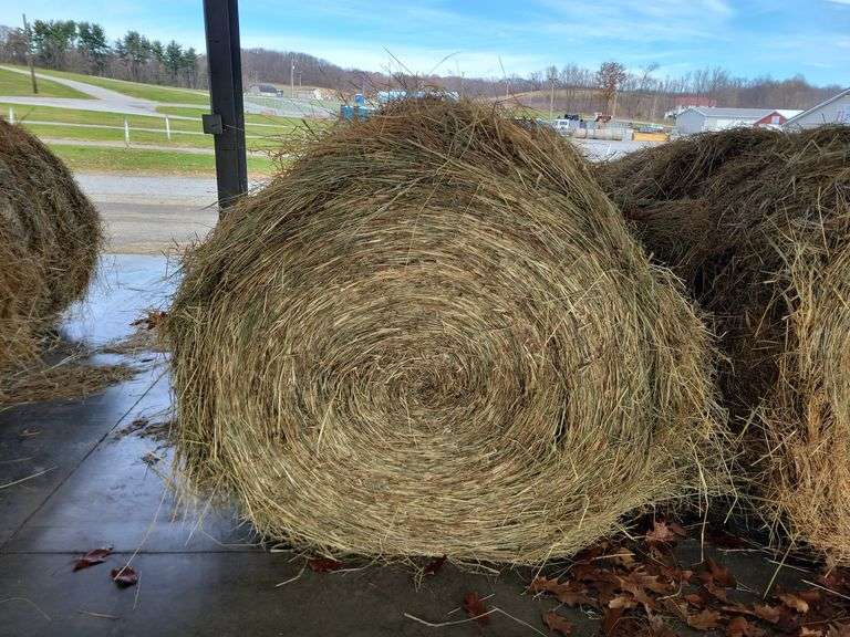 2 Round Bales 1st Grass (4x5)