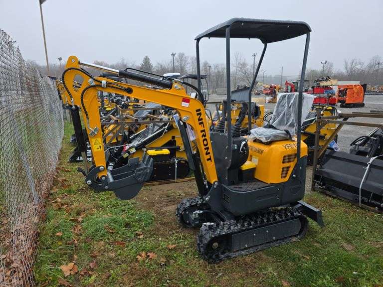 Infront YFE10 Mini Excavator w/ Canopy