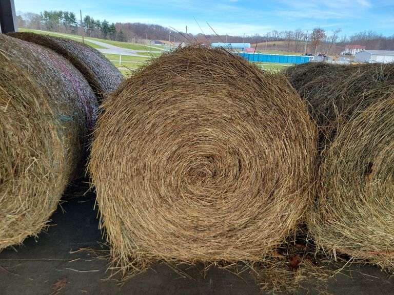 2 Round Bales 1st Grass (4x5)