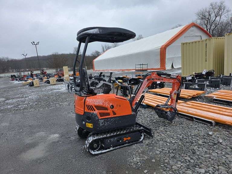 Landhero ME18 Mini Excavator w/ Pilot Controls and Thumb