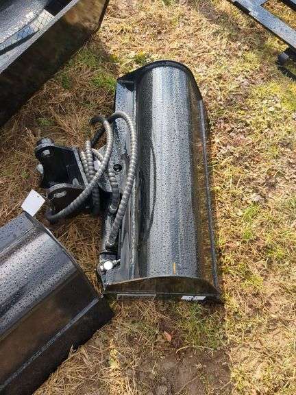 GIYI Hydraulic tilt ditch bucket 32"