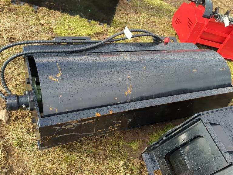 Skid steer Vibratory Roller attachment 5'