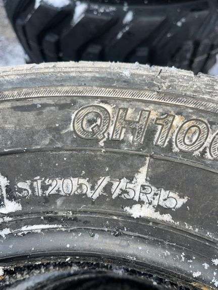 Set Of 4 Roadguider 205/75R15 Tires (No Rims)